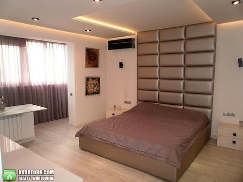 Rent out 3-room apartment. Киев,  Кадетский Гай — photo 1