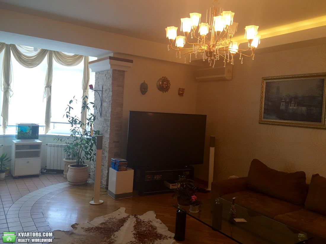 Rent out 3-room apartment. Киев,  Верхний Вал — photo 10