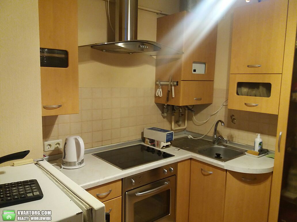 Rent out 2-room apartment. Днепропетровск, Комсомольской — photo 1