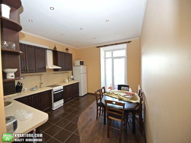 Rent out 2-room apartment. Киев,  Почайнинская — photo 4