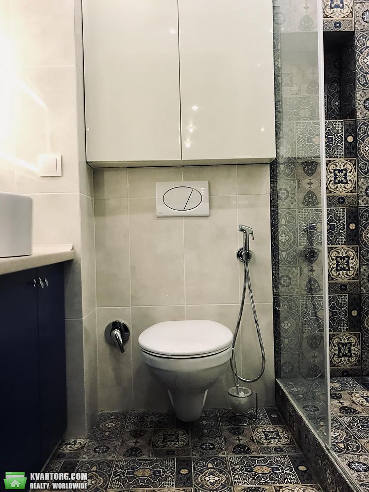 Rent out 2-room apartment. Киев,  Дегтяревская — photo 9