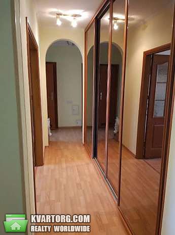 Rent out 3-room apartment. Киев,  Кравченко — photo 2