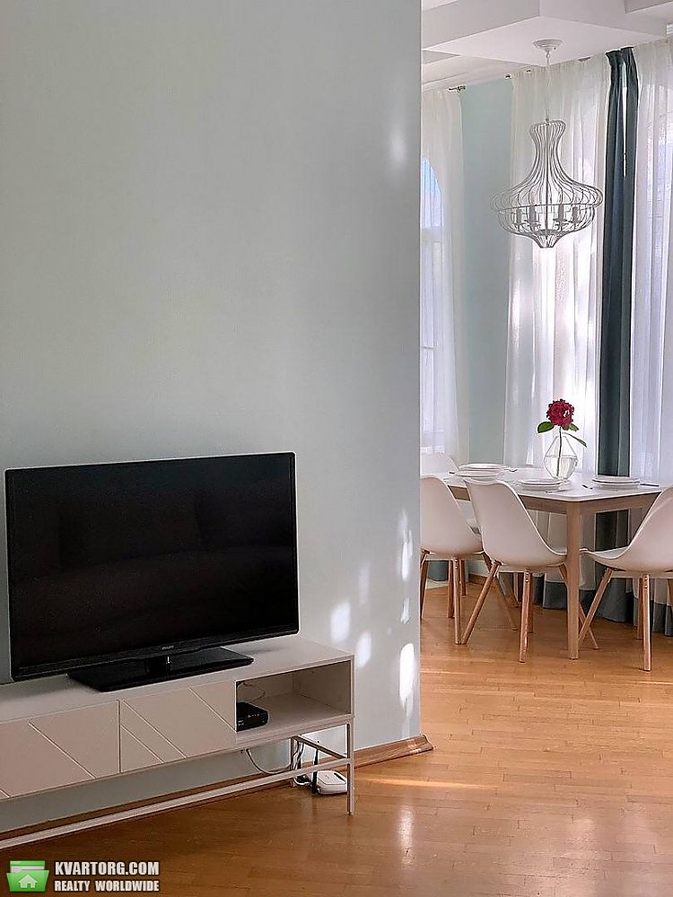 Rent out 2-room apartment. Киев, Лютеранська вул. — photo 8