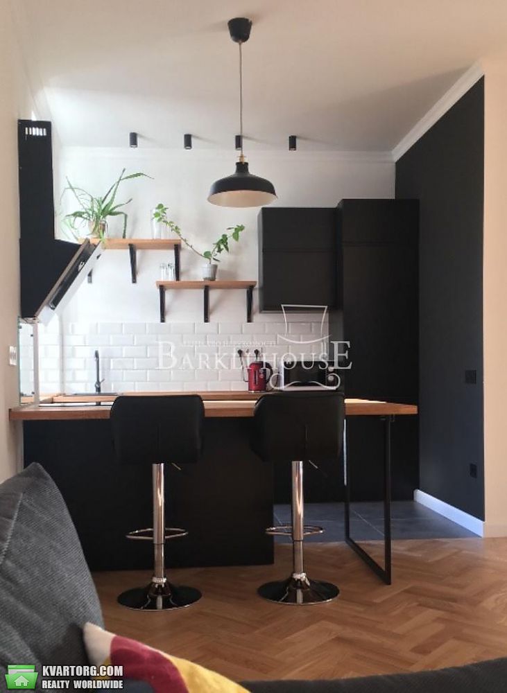 Rent out 2-room apartment. Киев,  Шота Руставели — photo 2
