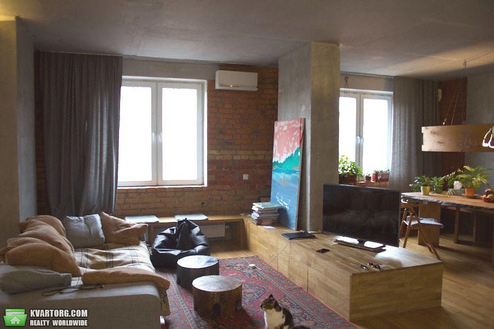 Rent out 2-room apartment. Киев,  Дмитриевская — photo 1