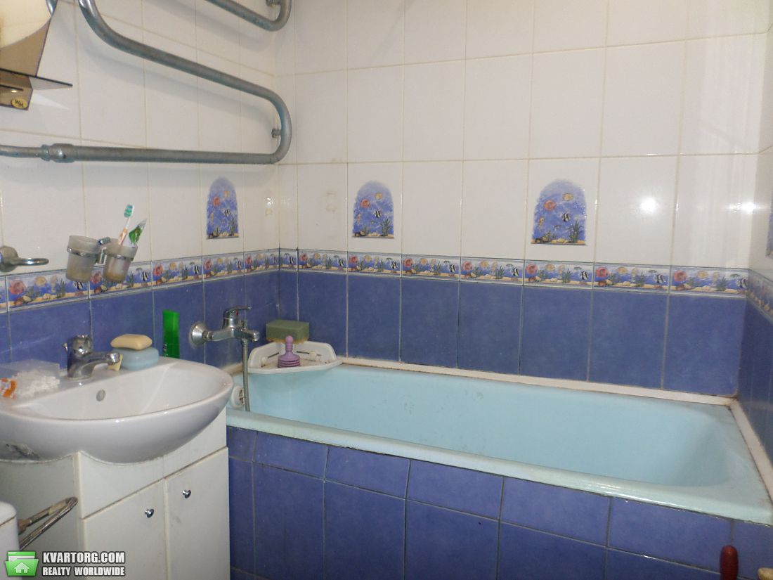 Sell 2-room apartment. Киев,  Набережно-Луговая — photo 4