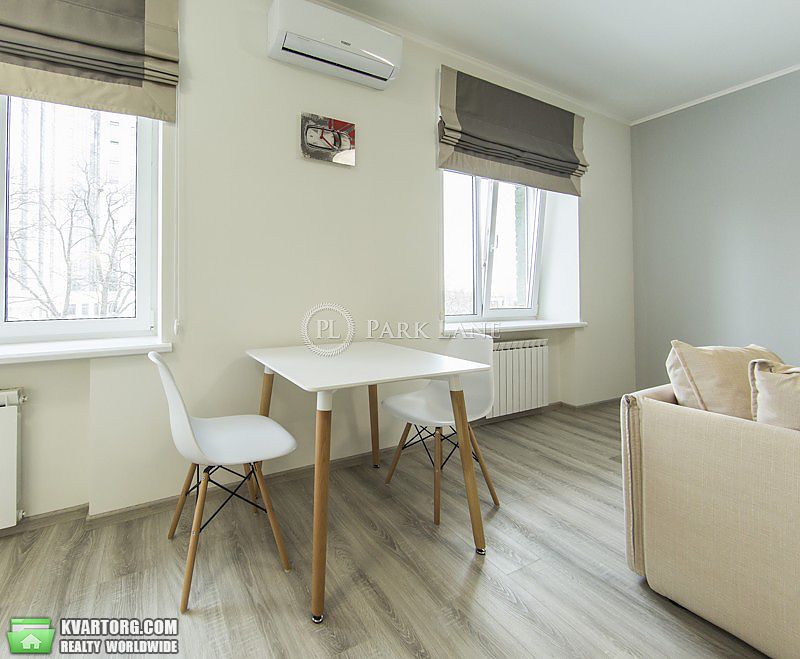 Rent out 2-room apartment. Киев,  Мазепы — photo 8