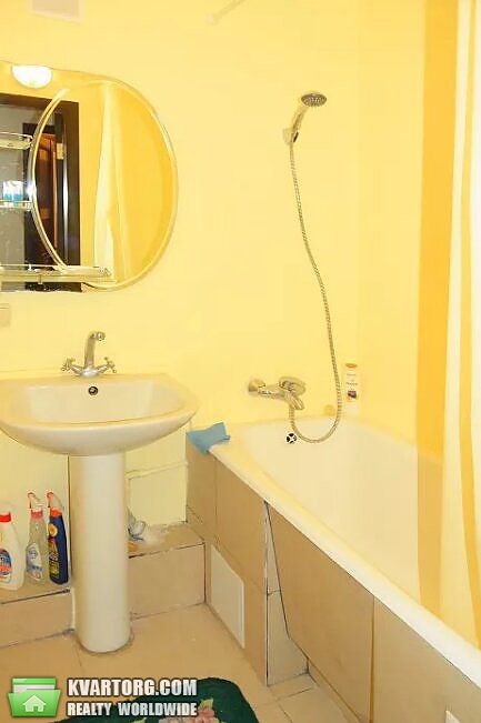 Rent out 2-room apartment. Киев,  Мичурина — photo 9