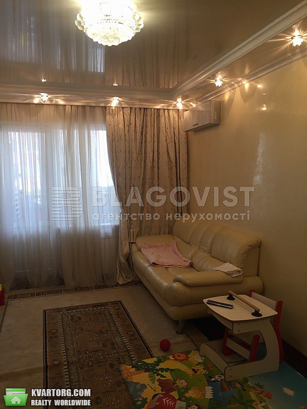 Sell 3-room apartment. Киев,  Урловская — photo 1