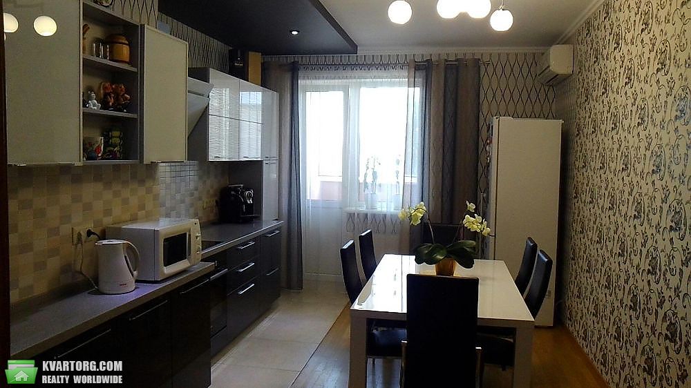 Sell 3-room apartment. Киев,  Автозаводская — photo 1