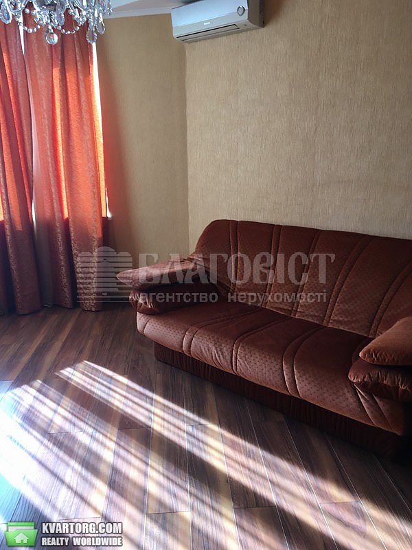 Rent out 2-room apartment. Киев,  Бажана — photo 1