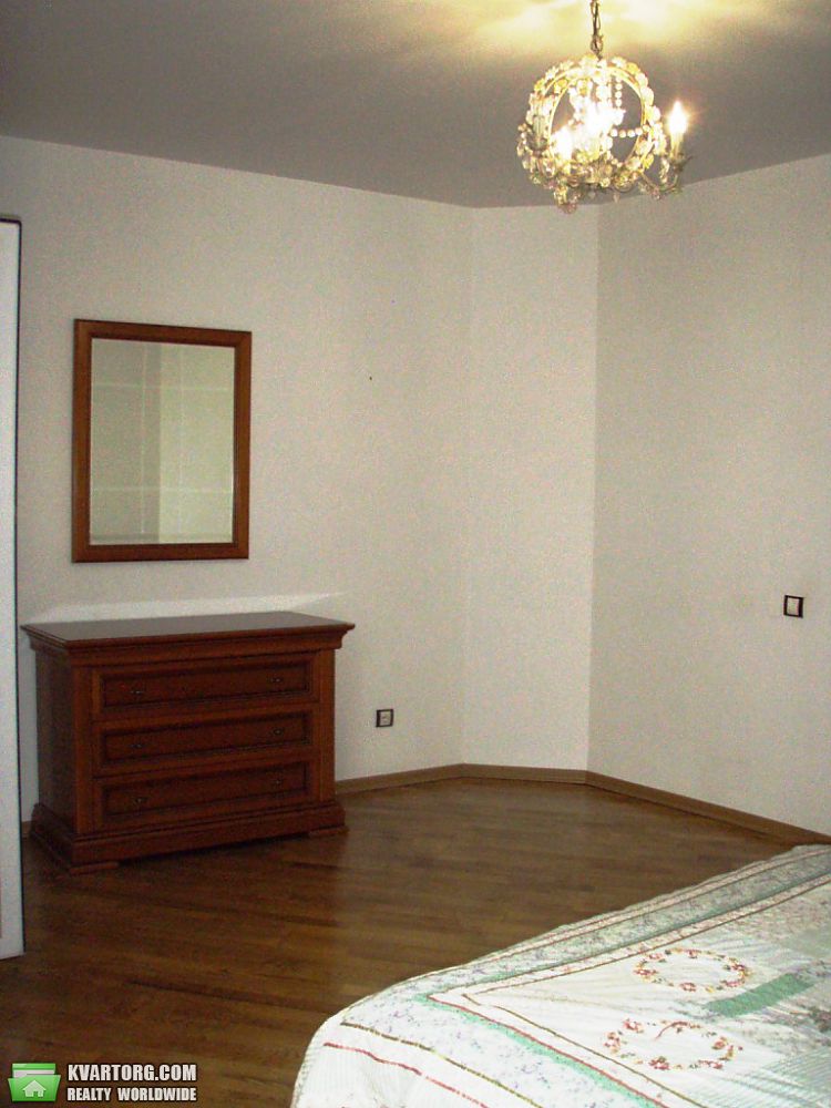 Rent out 2-room apartment. Киев,  Луначарского — photo 10