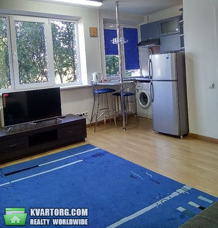 Rent out 1-room apartment. Киев, Лаборантный — photo 1