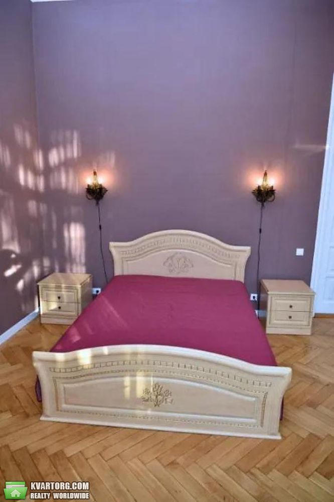 Rent out 4-room apartment. Киев,  Костельная — photo 8
