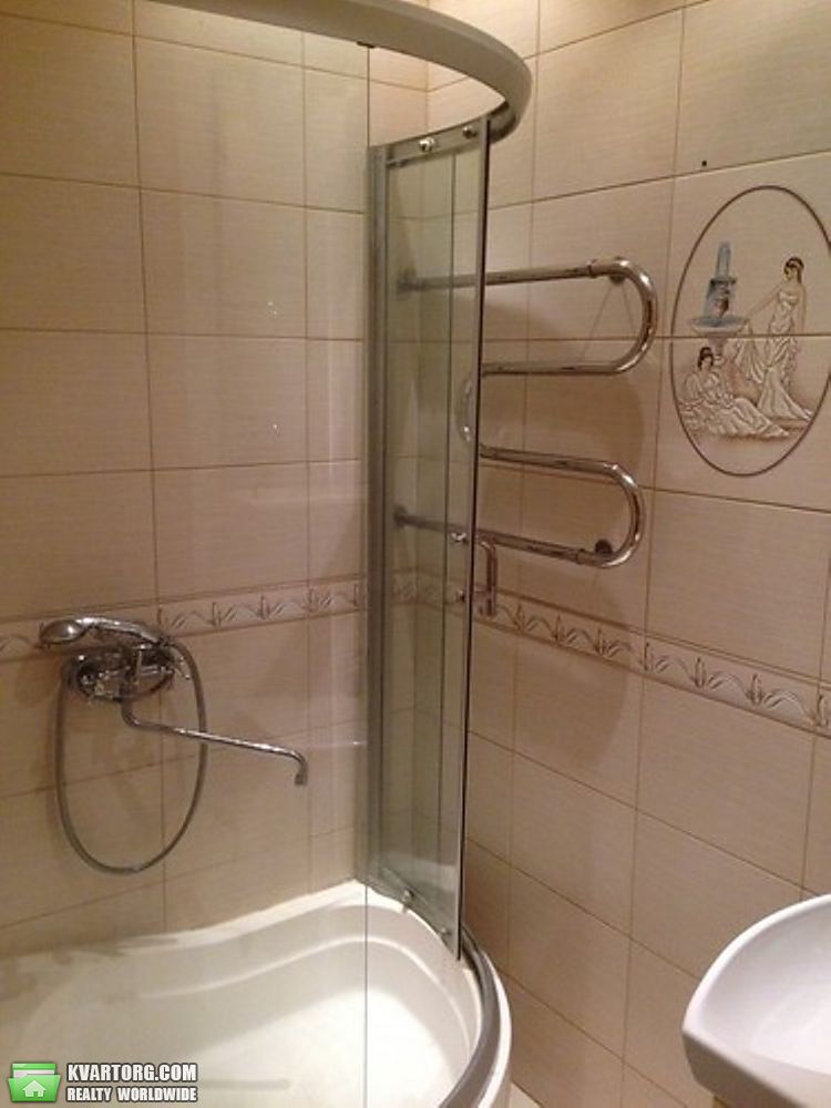 Rent out 2-room apartment. Киев,  Чеховский пер — photo 6