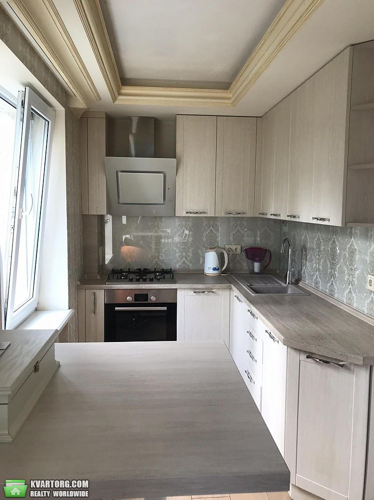 Rent out 3-room apartment. Киев,  Жилянская — photo 9