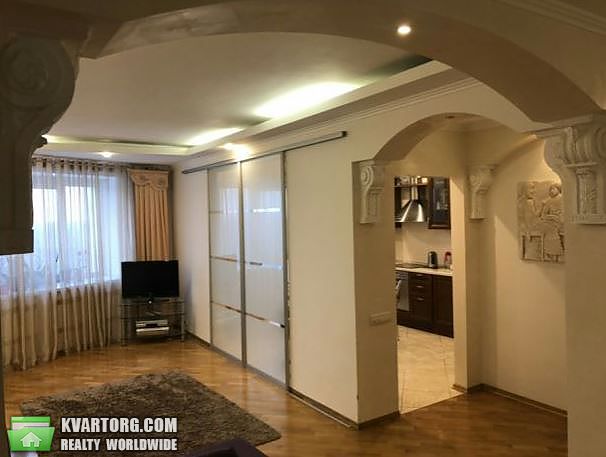 Rent out 3-room apartment. Киев,  Миропольская — photo 1