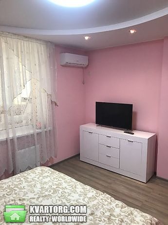 Rent out 2-room apartment. Киев,  Драгоманова — photo 2