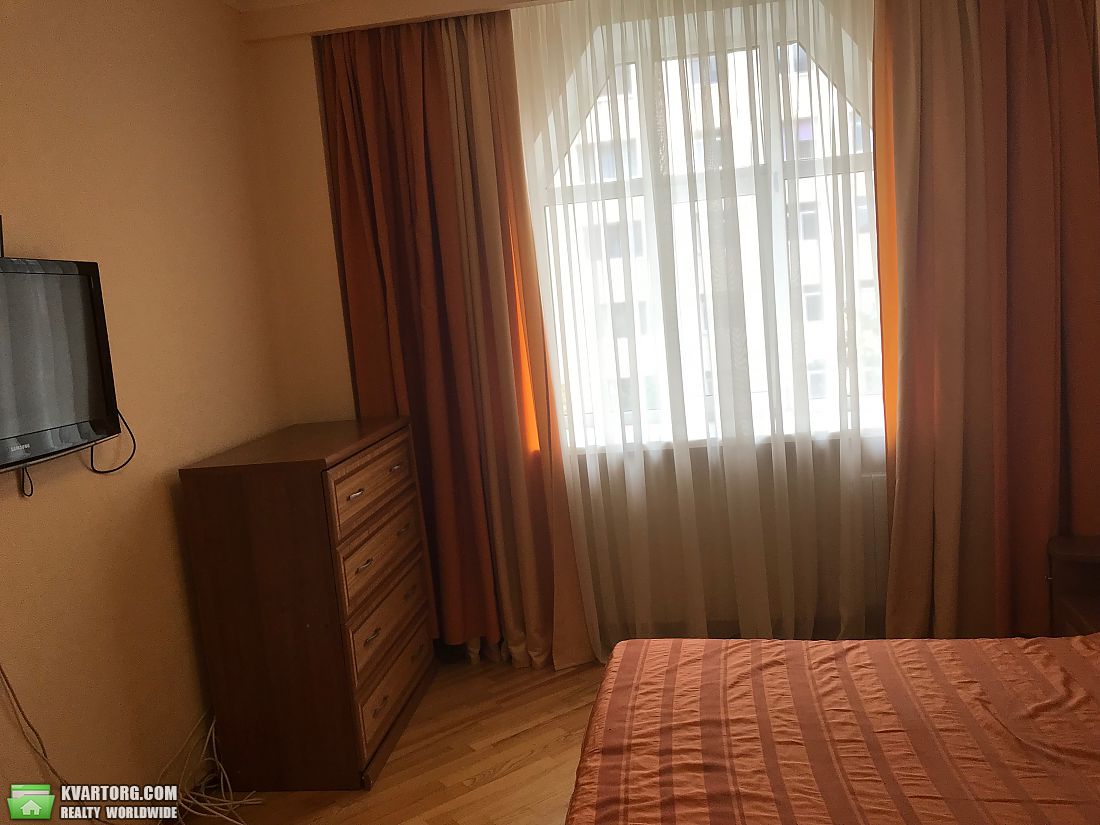 Rent out 3-room apartment. Киев, Волошская — photo 5