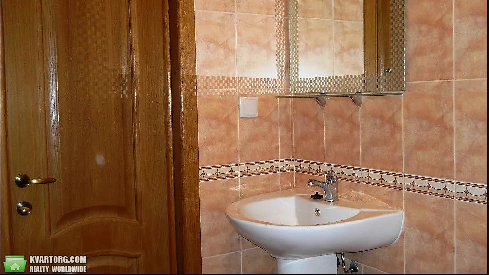 Rent out 2-room apartment. Киев,  Чавдар — photo 7