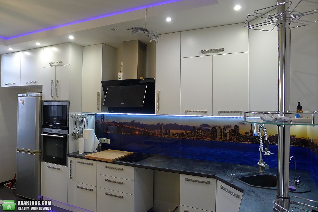 Sell 3-room apartment. Киев,  Воскресенская — photo 2