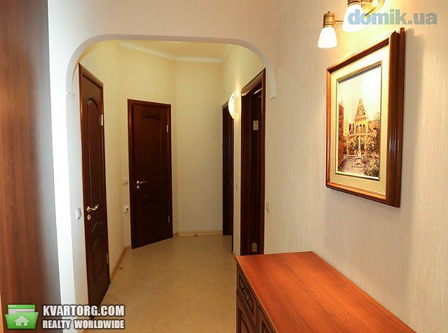 Rent out 3-room apartment. Киев,  Щорса — photo 2