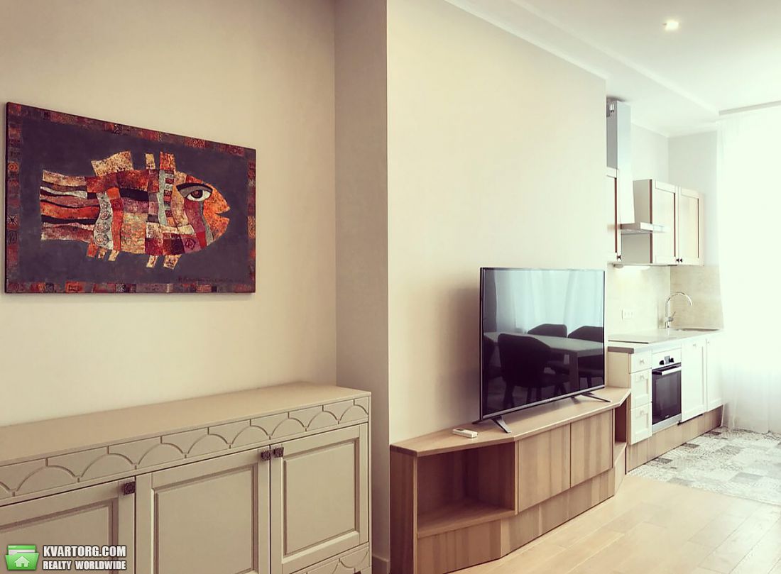 Rent out 3-room apartment. Киев, Драгомирова ул. — photo 3