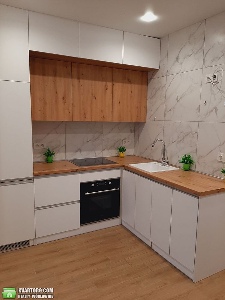Rent out 2-room apartment. Киев,  Каховская — photo 1