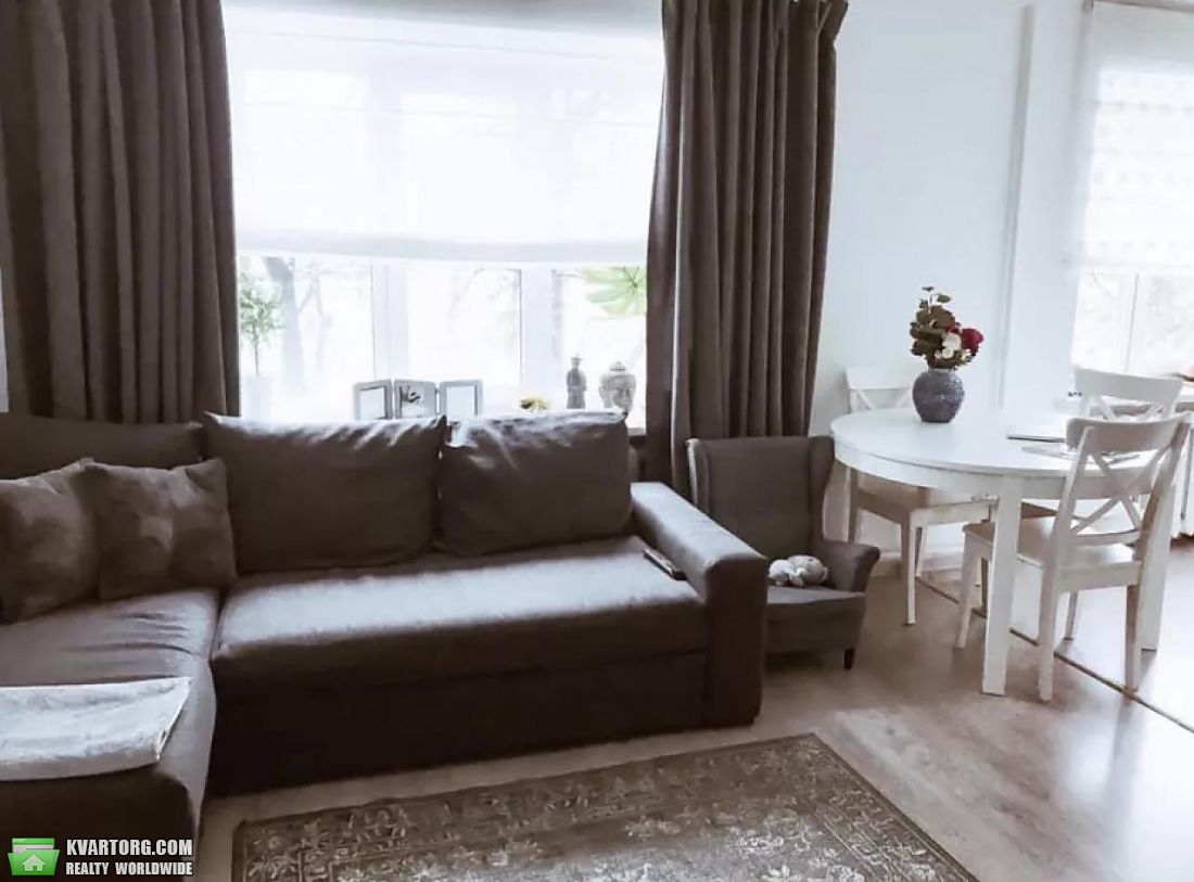 Rent out 3-room apartment. Киев,  Леси Украинки бул — photo 1