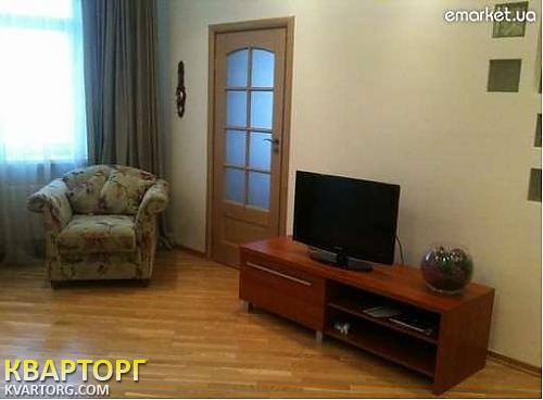 Rent out 2-room apartment. Киев,  метро "Печерская" — photo 4