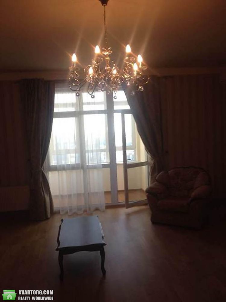 Rent out 2-room apartment. Киев,  Щорса — photo 2