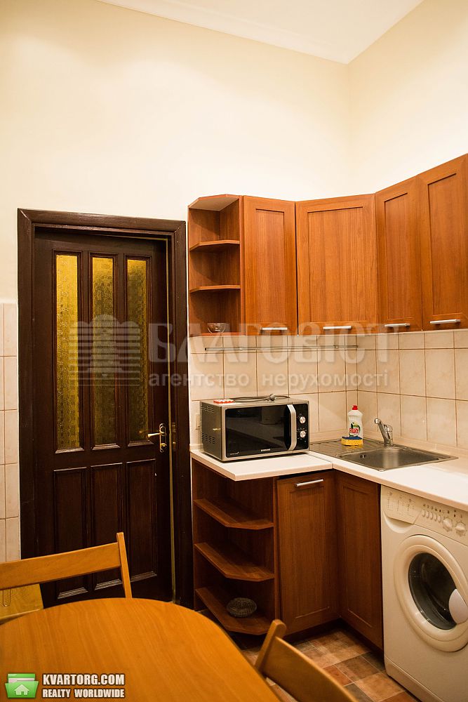 Rent out 2-room apartment. Киев,  Большая Житомирская — photo 7