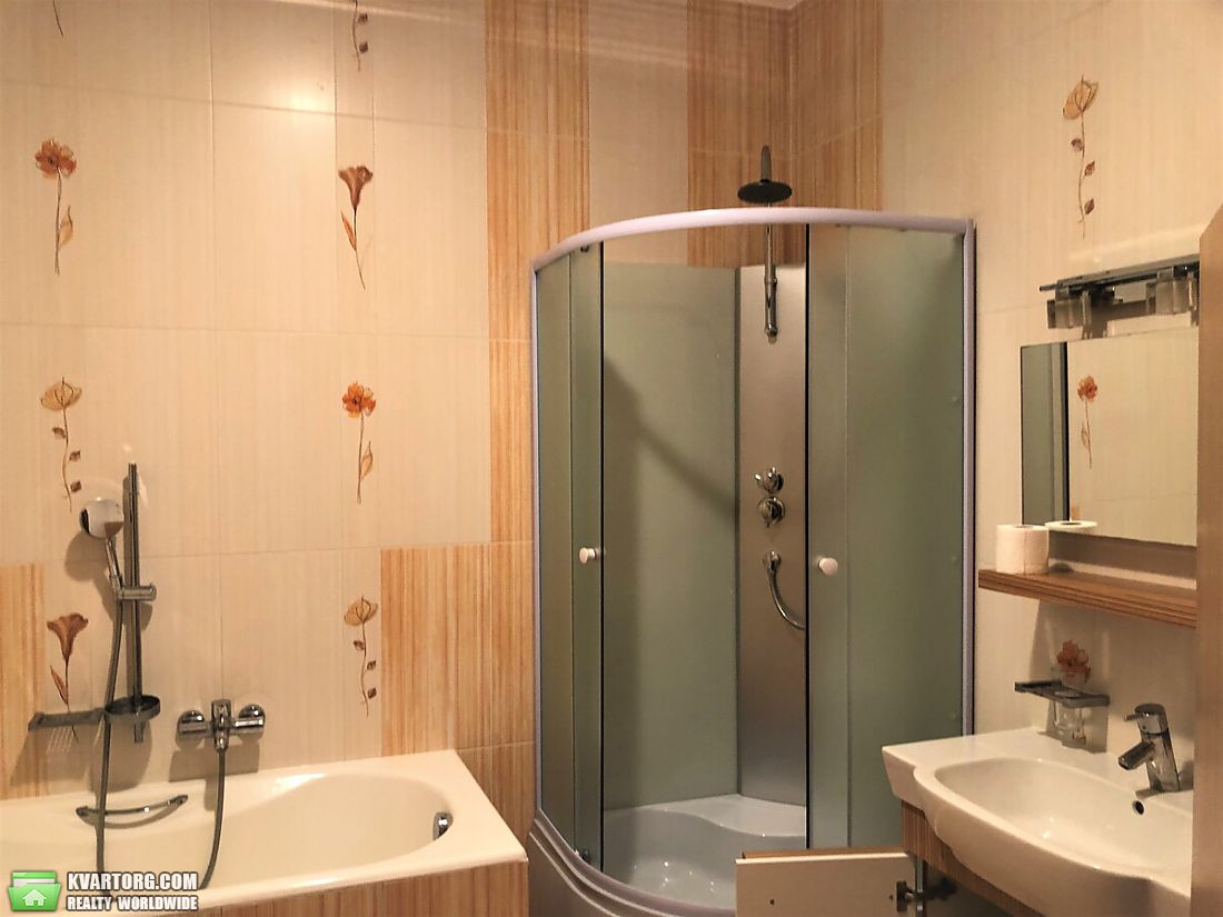 Rent out 3-room apartment. Киев, Почайнинская — photo 7
