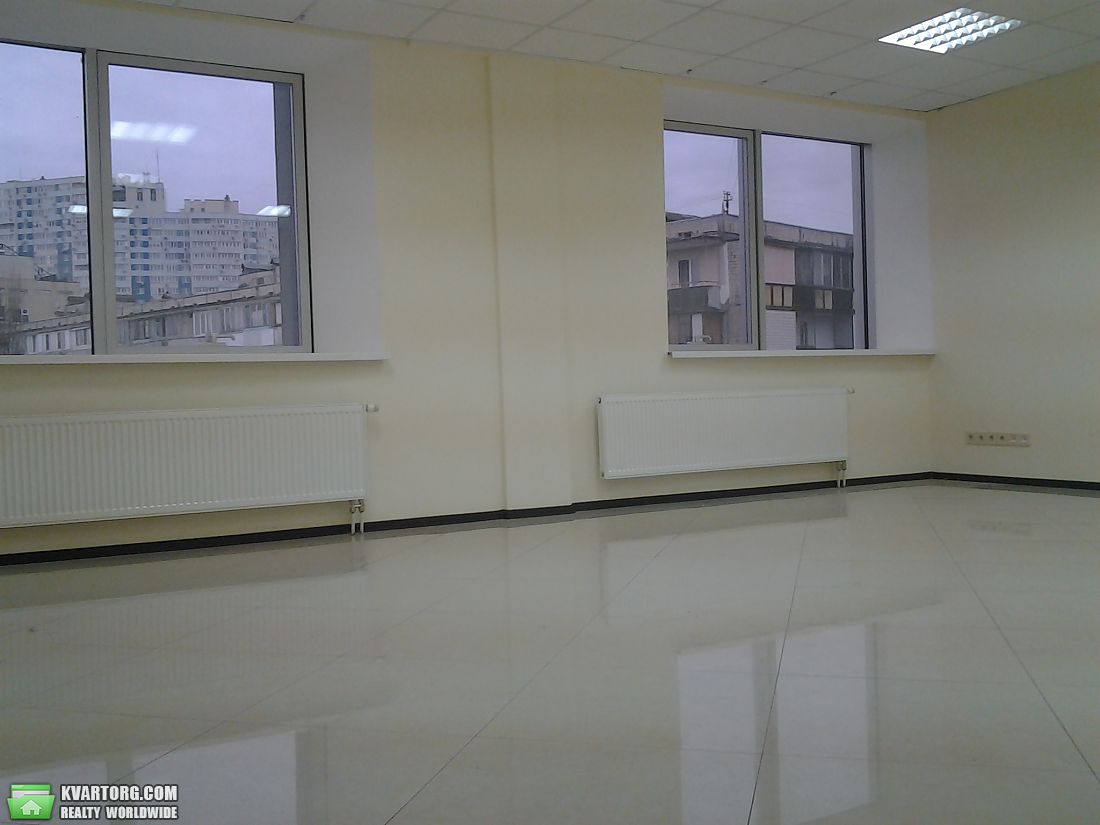Rent out office. Киев, Дегтяревская — photo 1