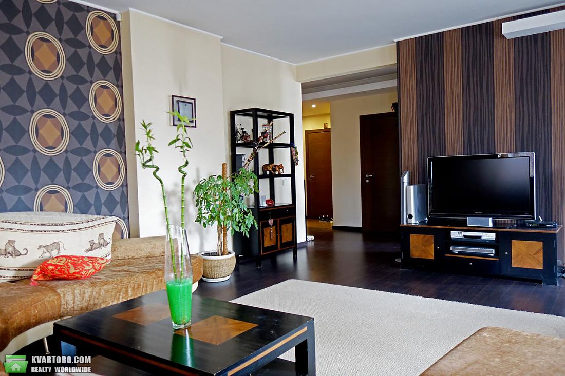 Rent out 3-room apartment. Киев,  Паньковская — photo 1