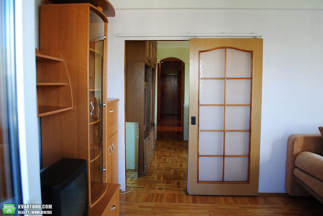 Rent out 3-room apartment. Киев, Полеханова — photo 8