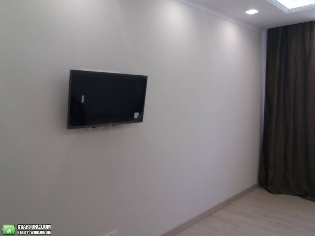 Rent out 1-room apartment. Киев,  Воскресенская — photo 2