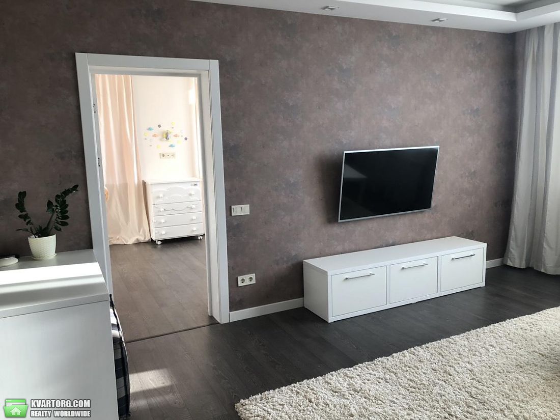 Rent out 2-room apartment. Киев,  Краснопольская — photo 4