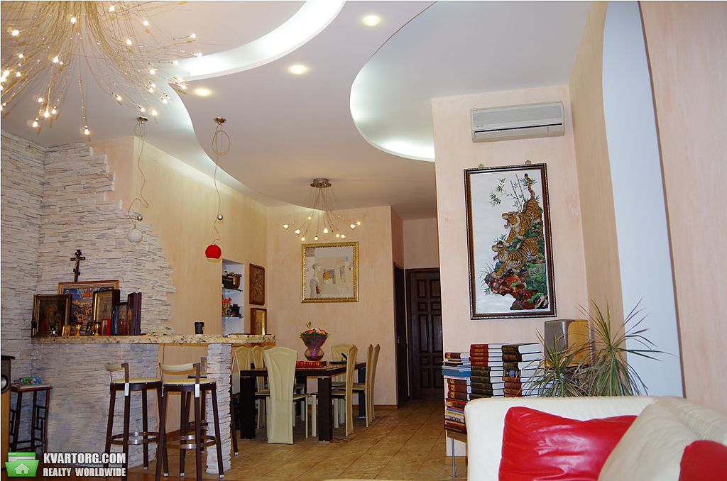 Sell 4-room apartment. Киев,  Ярославов Вал — photo 1