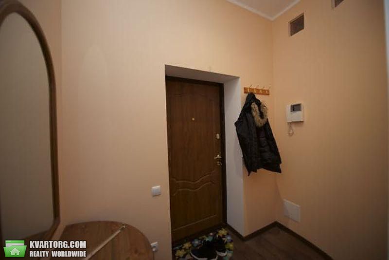 Rent out 2-room apartment. Киев,  Почайнинская — photo 10