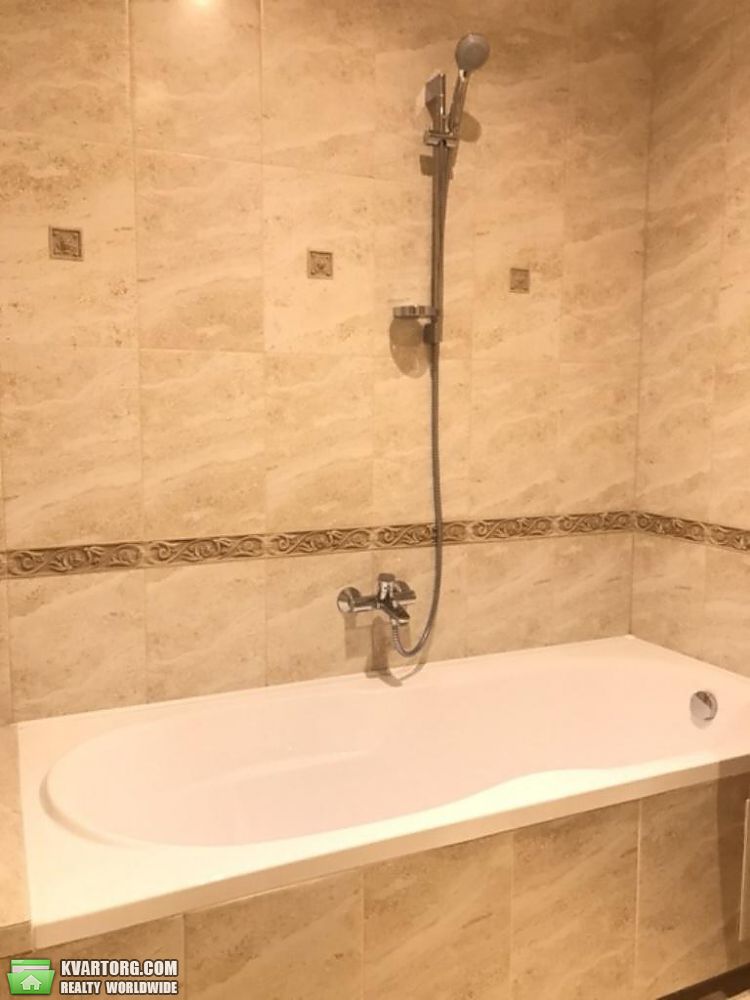 Rent out 2-room apartment. Киев,  Панельная — photo 9