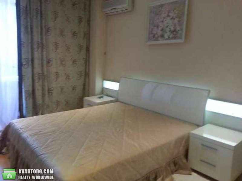 Rent out 2-room apartment. Киев,  Жилянская — photo 3
