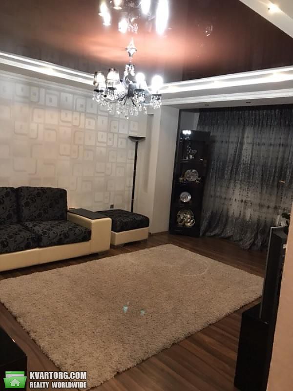 Rent out 3-room apartment. Киев,  Кадетский Гай — photo 1