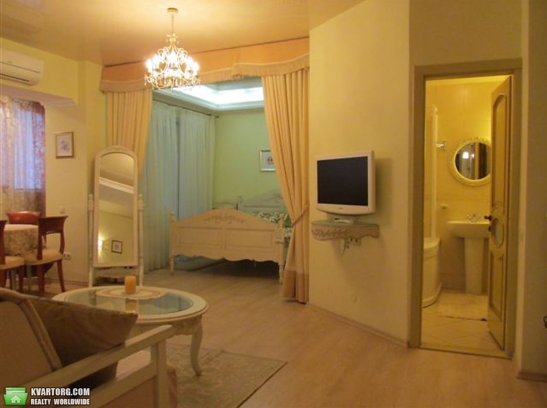 Rent out 1-room apartment. Киев,  Большая Васильковская — photo 2
