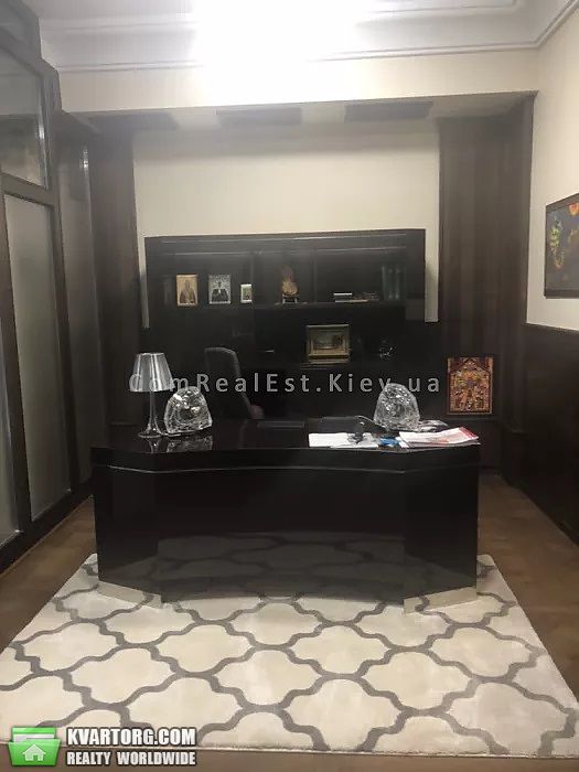 Rent out office. Киев, ул.Жилянская — photo 1