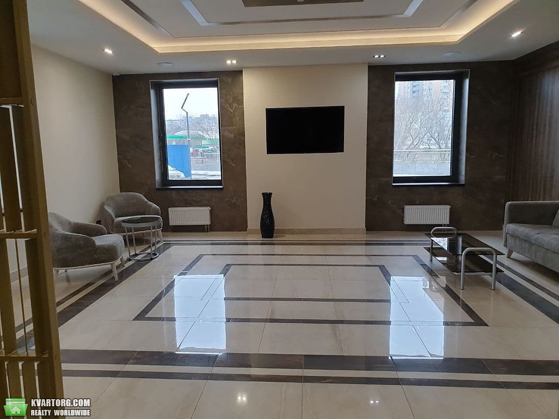 Rent out 1-room apartment. Киев, Никольско Слободская — photo 10