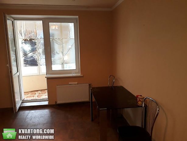 Rent out 2-room apartment. Киев,  Ирпенская — photo 2