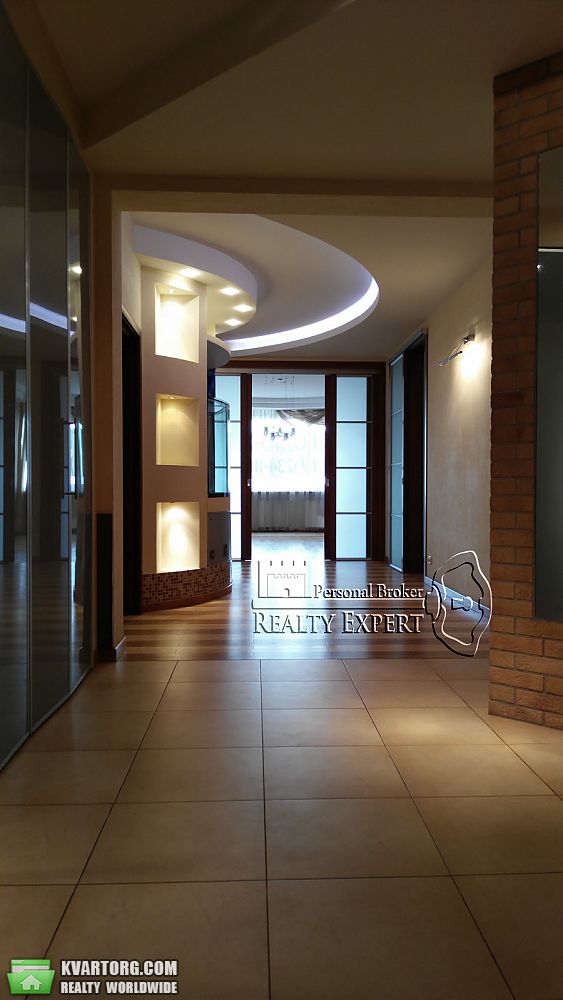 Sell 4-room apartment. Киев, Старонаводницкая — photo 1