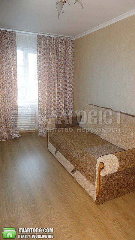 Rent out 2-room apartment. Киев,  Приречная — photo 1