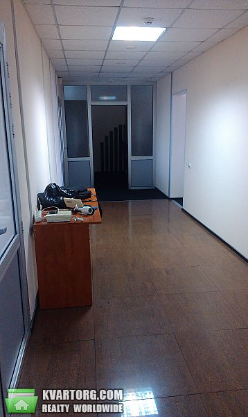 Rent out office. Киев, Бажана — photo 1